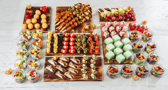 Самый простой способ заказать фуршет в офис на день рождения без лишнего стресса и хлопот